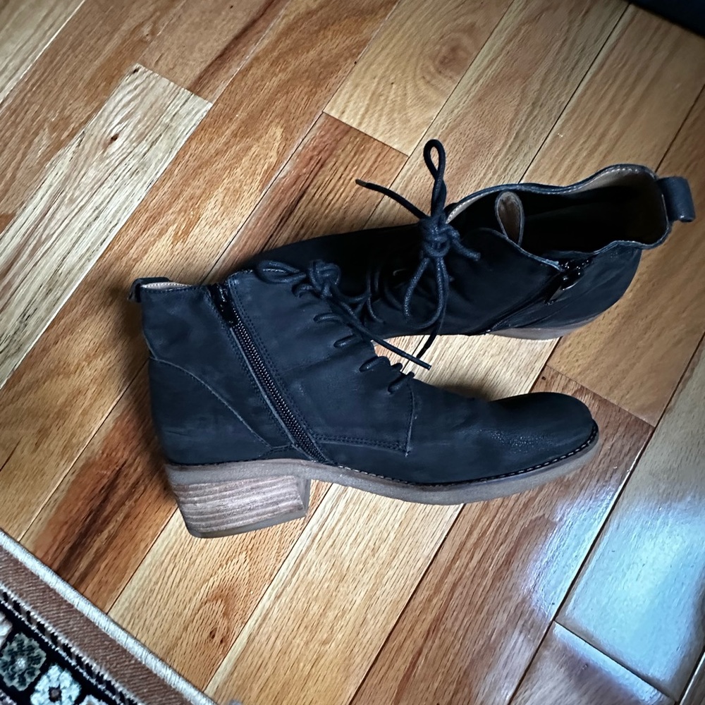 Lucky brand boots size 7.5 women